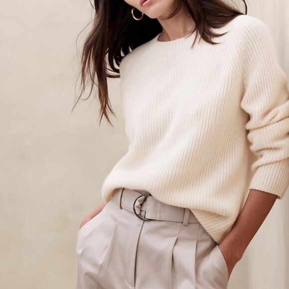 Banana Republic Sweaters - Banana Republic cashmere sweater